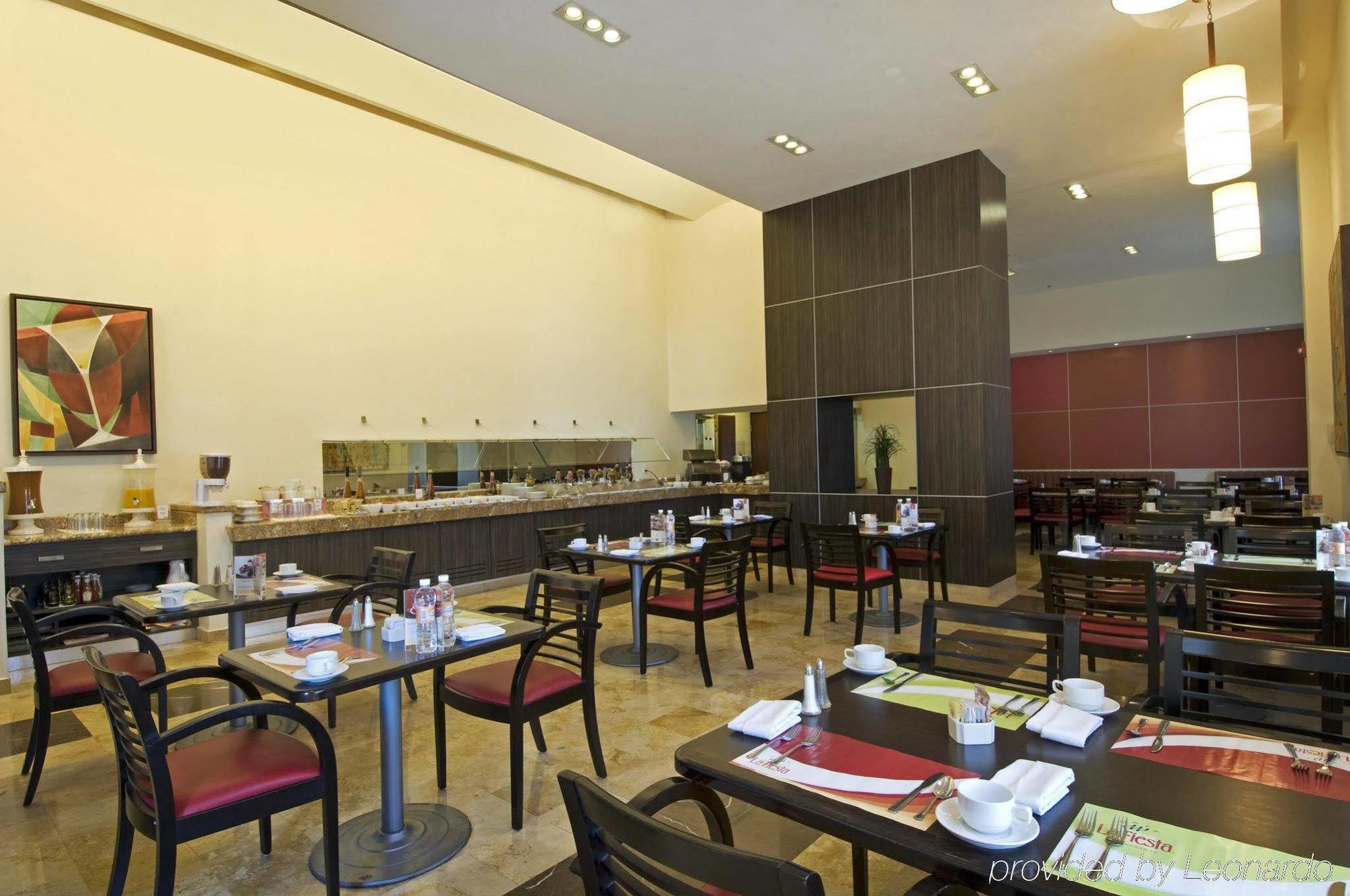 Fiesta Inn Express Ciudad Obregon Restoran foto